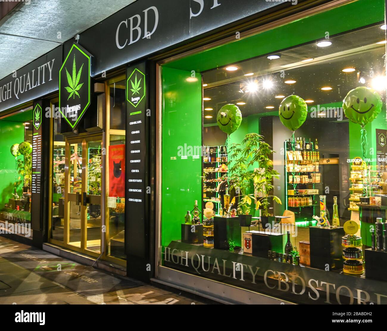 Cannabis store, Wien Österreich Europa Stockfotografie - Alamy