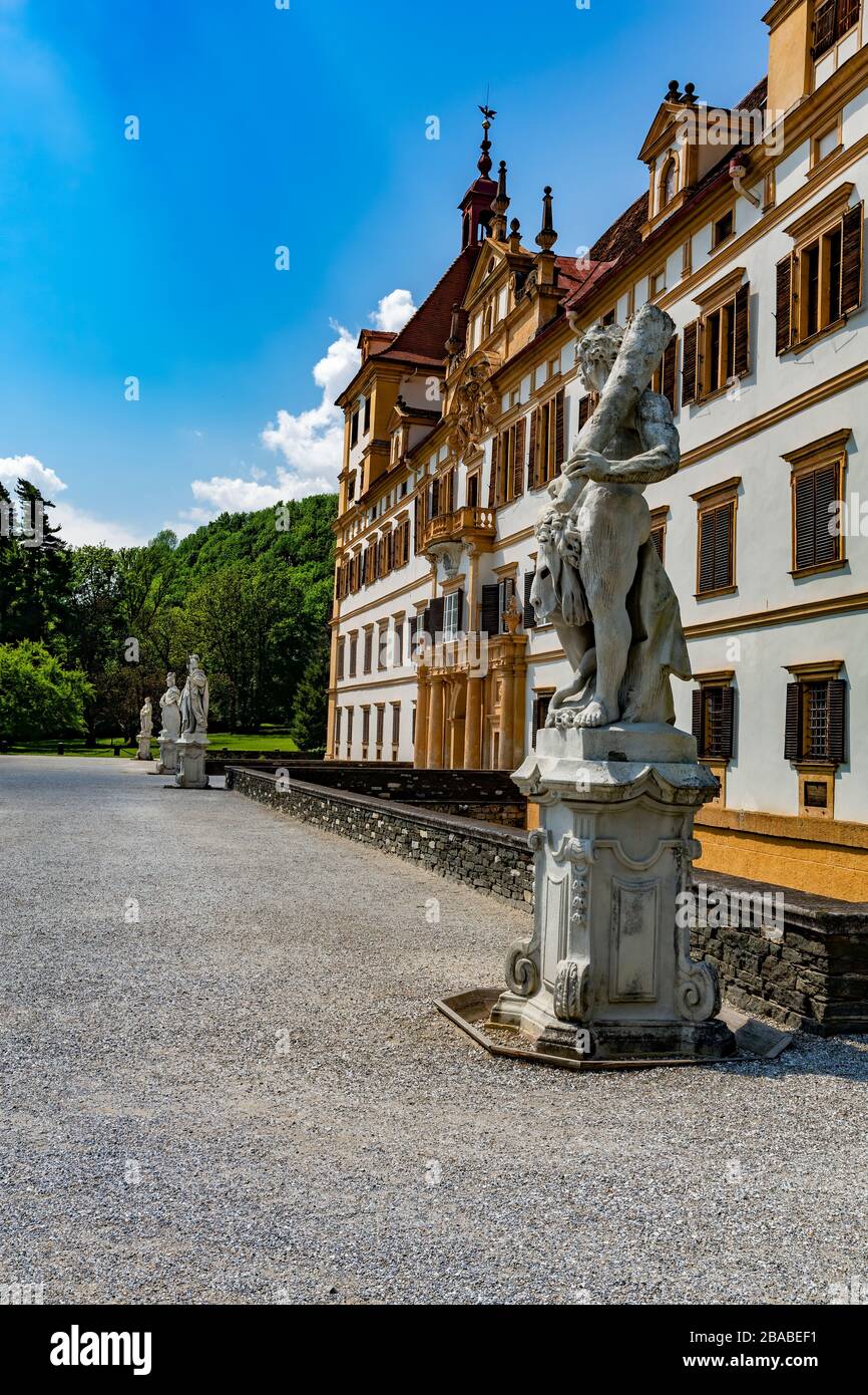 Schloss Eggenberg am 2. Mai 2014 in Graz. Das 1625-1635 erbaute Schloss ist der bedeutendste barocke Schlosskomplex der Steiermark. Stockfoto