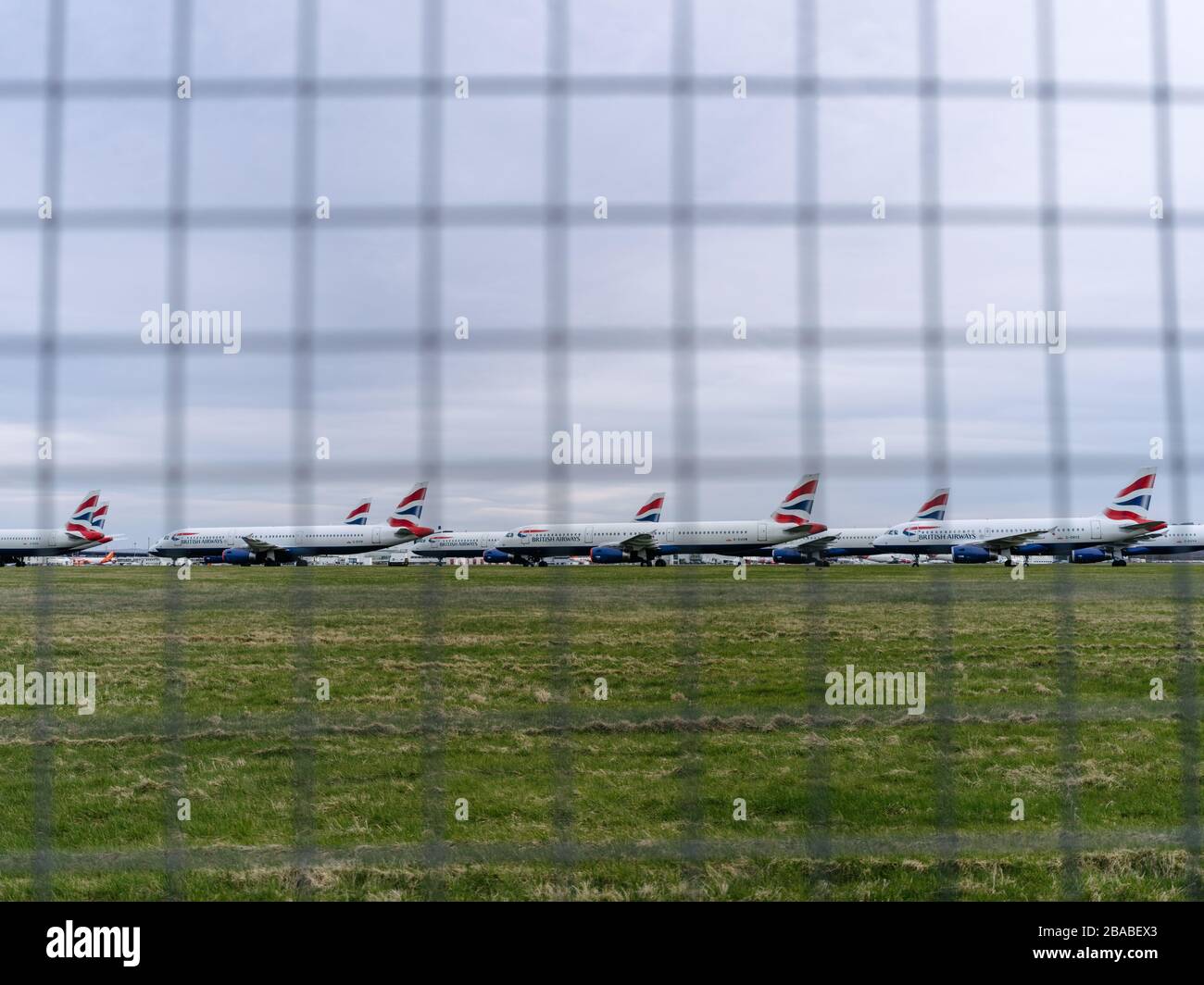 Geerdete Boeing A321 von British Airways auf dem Flughafen Glasgow inmitten der Pandemie des britischen Coronavirus. Stockfoto