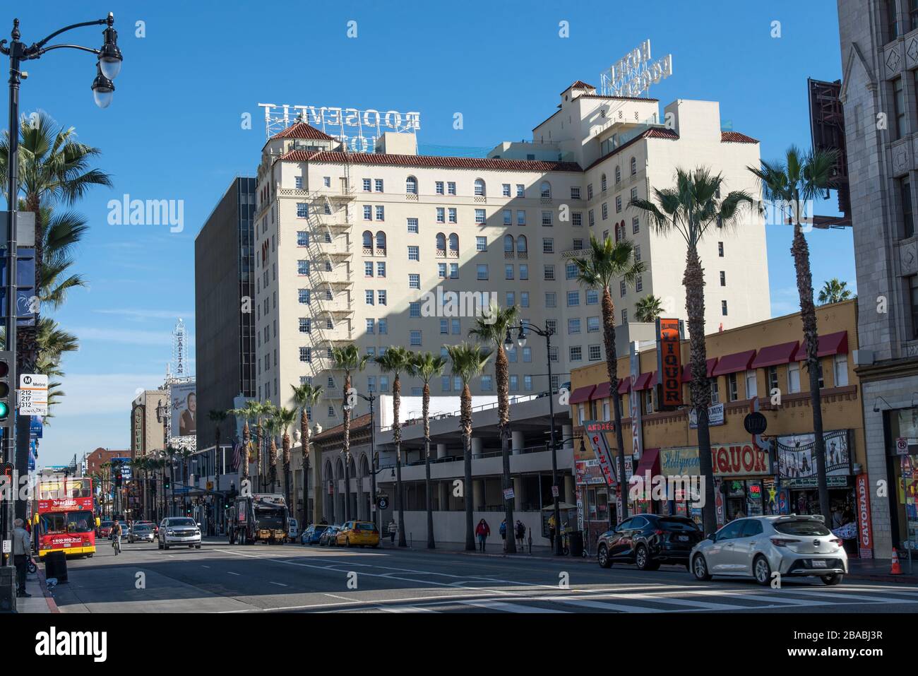 HOLLYWOOD, CA/USA - 27. JANUAR 2020: Das Hollywood Roosevelt Hotel auf dem Walk of Fame, in dem Marilyn Monroe einst lebte Stockfoto