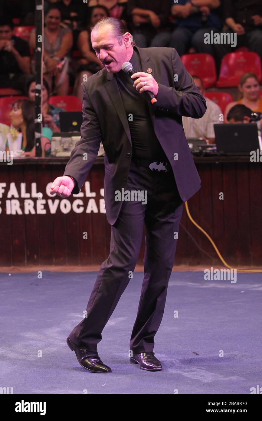 Teo Gonzalez durante su presentación en el Palenque de la Expogan, el 6 de abril del 2013 en Hermosillo. Stockfoto