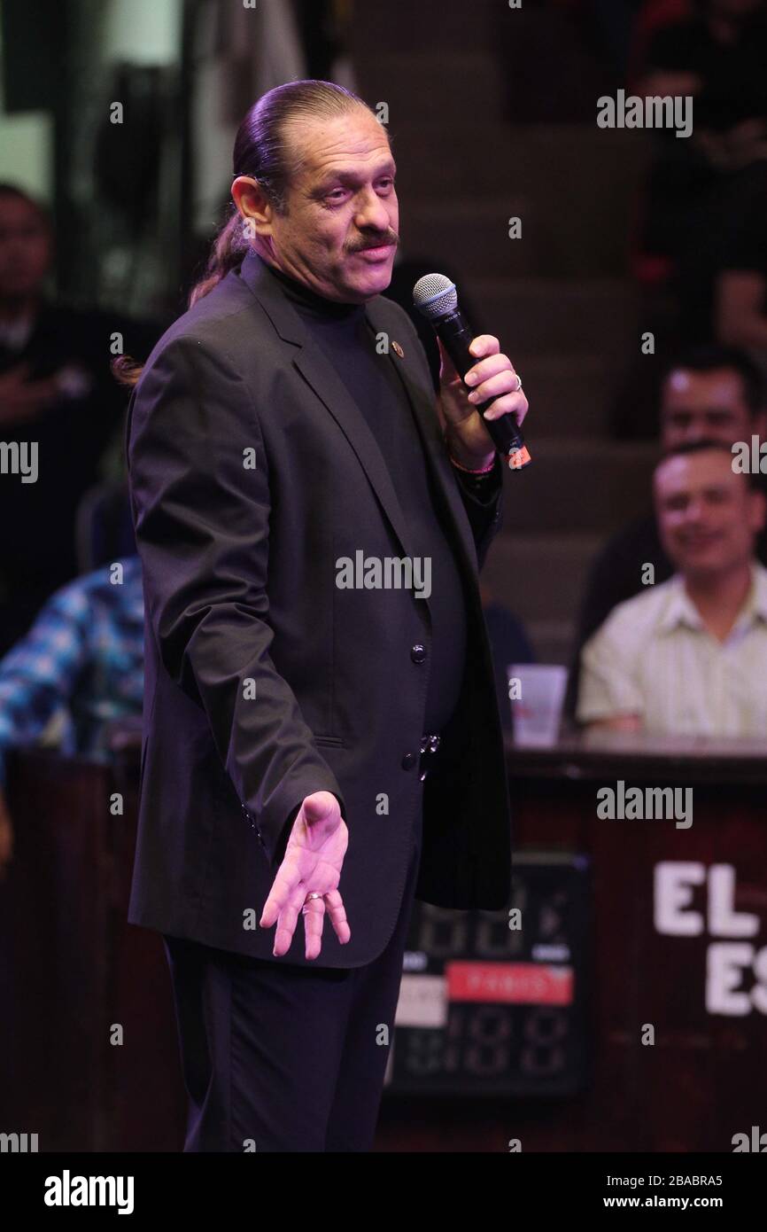 Teo Gonzalez durante su presentación en el Palenque de la Expogan, el 6 de abril del 2013 en Hermosillo. Stockfoto