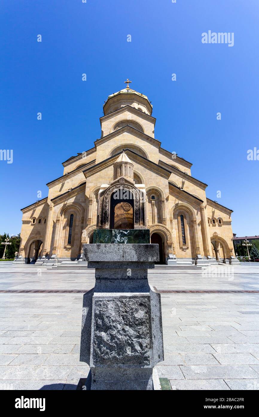 Die Dreifaltigkeitskathedrale von Tblisi ist die wichtigste georgisch-orthodoxe Kathedrale Stockfoto