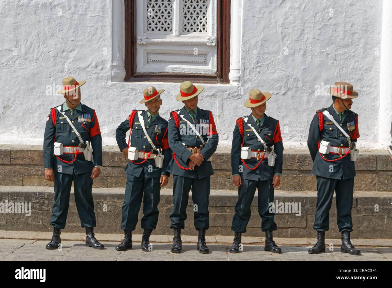 Kathmandu, Nepal. Februar 2014. Nepalesische Soldaten im Hanuman Dhoka Palace Museum im Hanuman Dhoka Palace Complex, dem königlichen Nepalesen Stockfoto