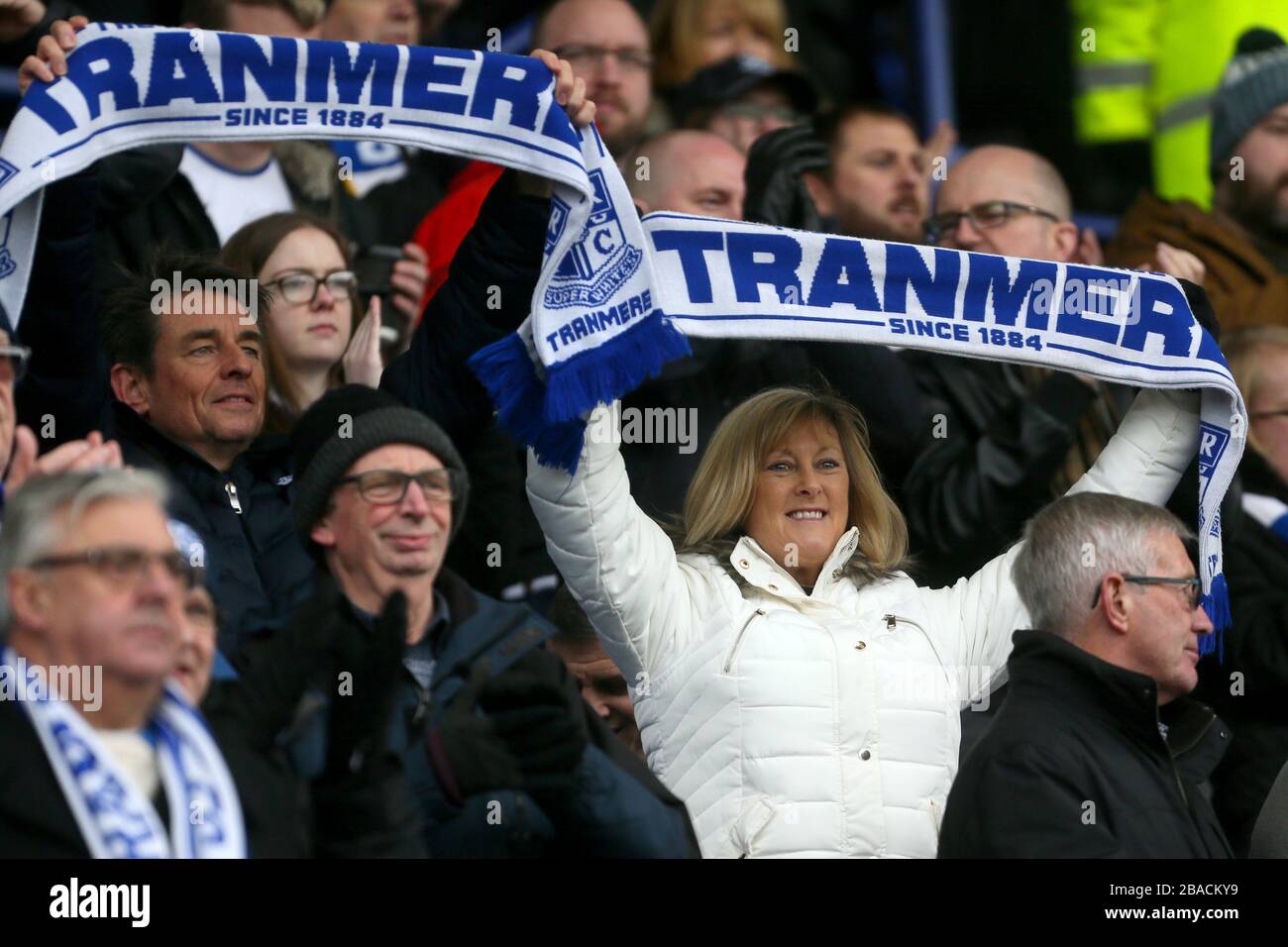 Tranmere Rovers Fans auf den Tribünen Stockfoto