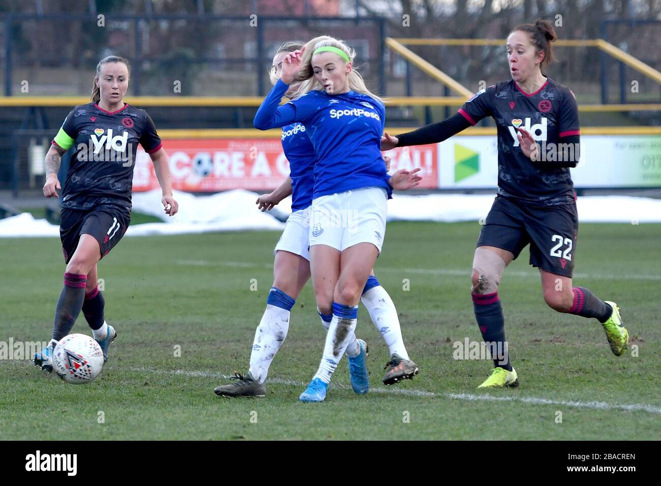 Die Chloe Kelly von Everton erzielt das dritte Tor ihres Spiels Stockfoto