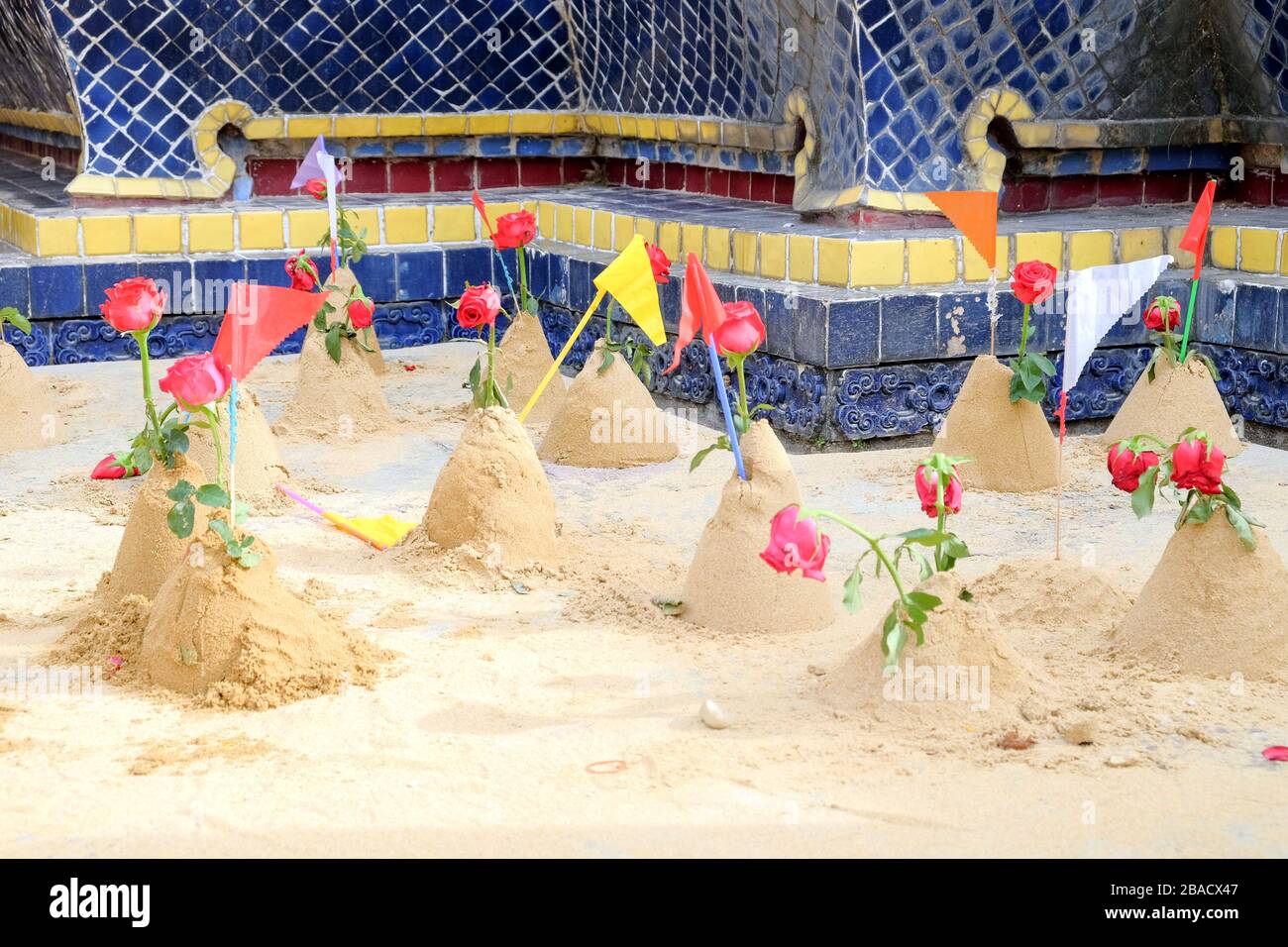 Gruppe von Sandpagoden auf Tempel im Songkran Festival, Thailand Stockfoto