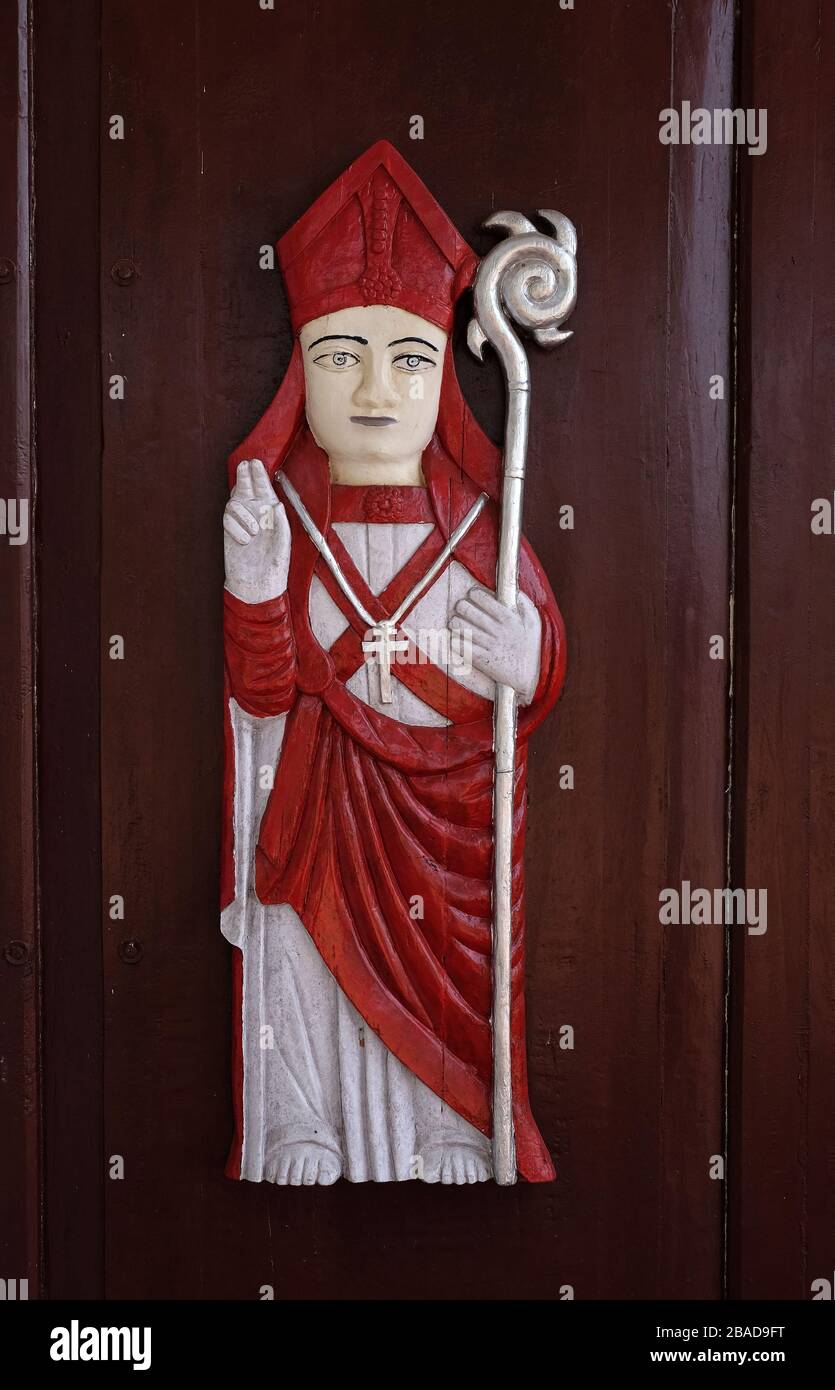 St. Blaise, die Tür der katholischen St. Blaise-Kirche in Gandaulim, Goa, Indien Stockfoto