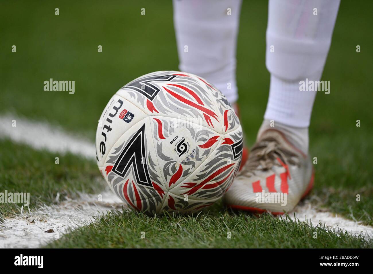 Details zum mitteren Matchday Ball Stockfoto
