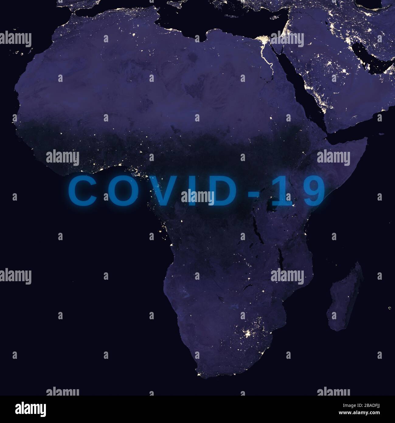 Coronavirus-Krankheit - glühendes COVID-19-Zeichen auf der Karte von Afrika - Elemente dieses Bildes, das von der NASA eingerichtet wurde Stockfoto