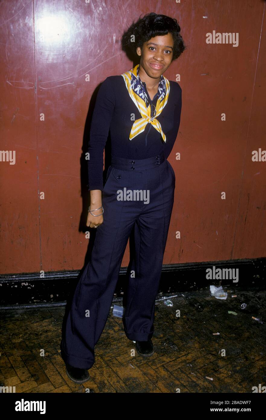 Modische Mädchen Soul Dance New York 70er Jahre afroamerikanische Mode 1973. Stockfoto