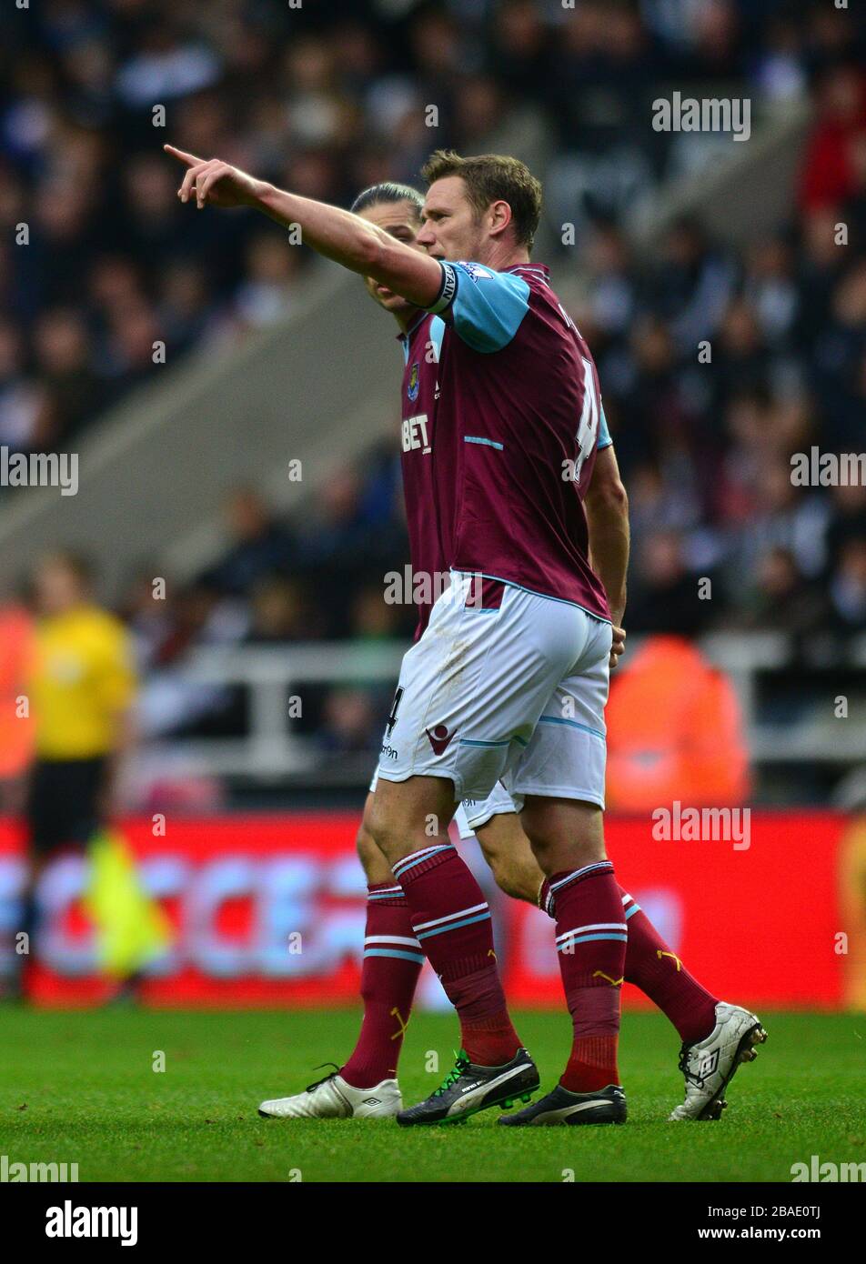 Kevin Nolan von West Ham United feiert, nachdem er das erste Tor des Spiels erzielt hat Stockfoto