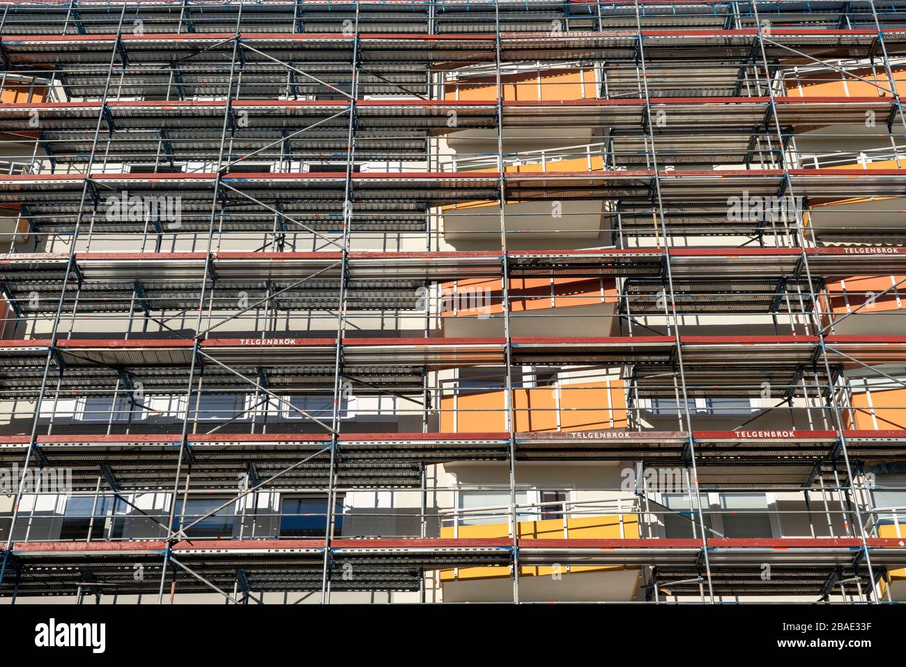 Energetische Sanierung eines Hochhauses, Mietwohnungen in Essen, Gerüstbau, Deutschland Stockfoto