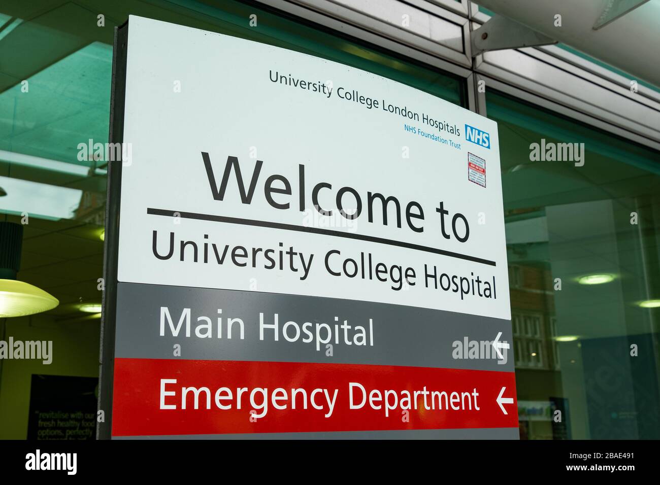 London-University College Hospital, ein großes NHS-Lehrkrankenhaus im Zentrum Londons, das eng mit dem University College London verbunden ist Stockfoto