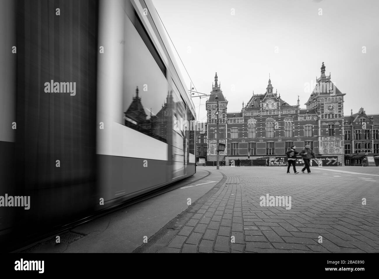 Hauptbahnhof Amsterdam an einem gewöhnlichen Arbeitstag Stockfoto