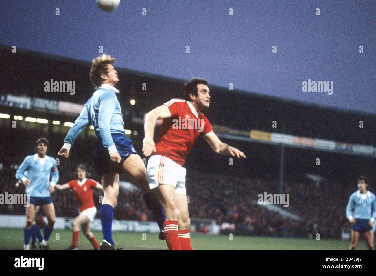 Larry Lloyd in Aktion für Nottingham Forest. Stockfoto