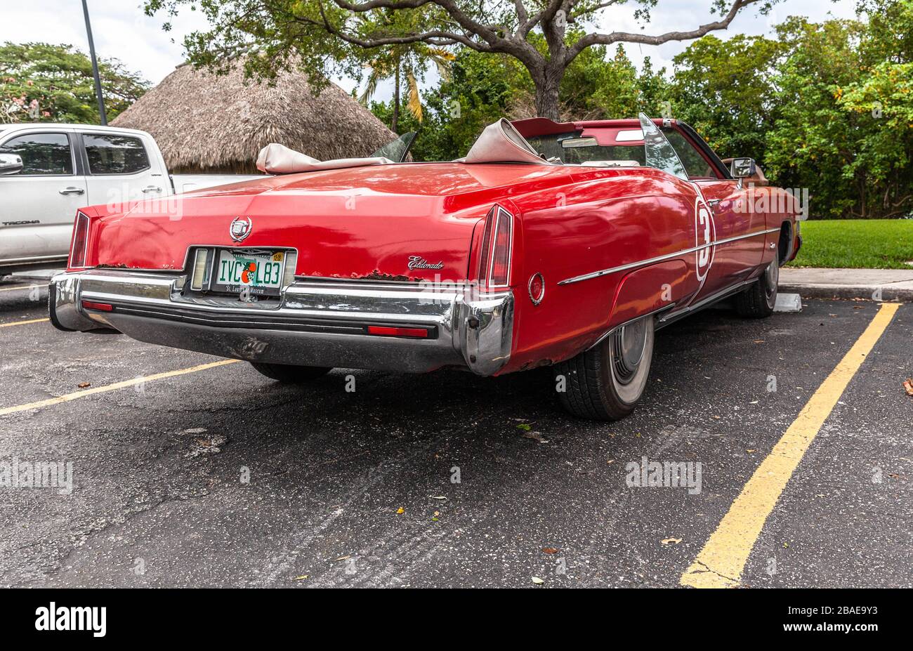 Drei Viertel Rückansicht eines Cadillac Eldorado Cabriolets der neunten Generation, Miami, Florida, USA. Stockfoto