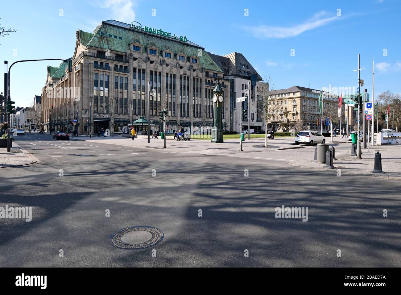 Leere Straßen in Düsseldorf während der Corona-Krise, Königsallee, Kö. Stockfoto