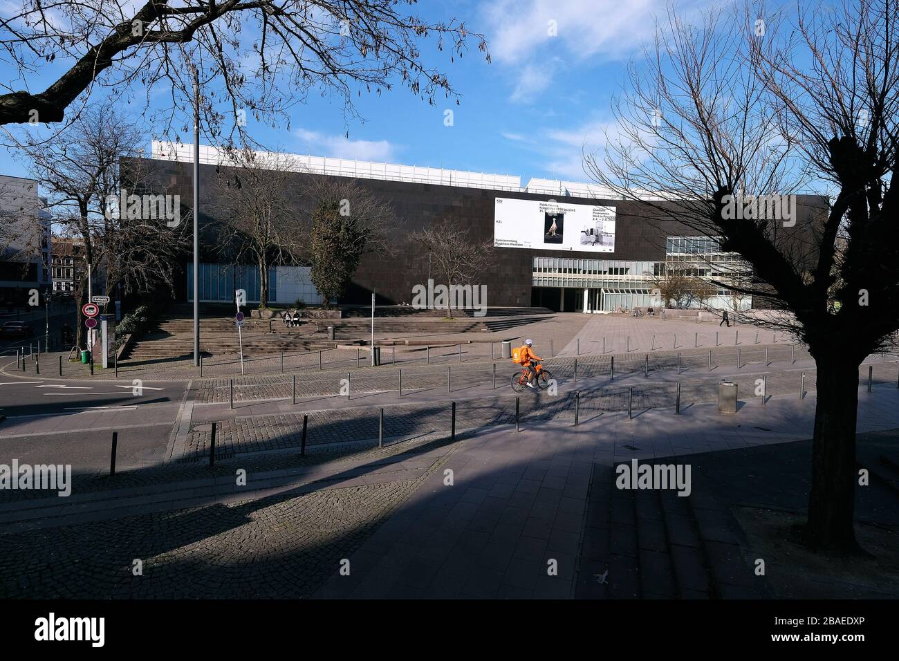 Leere Straßen in Düsseldorf während der Corona-Krise, Grabbeplatz. Stockfoto