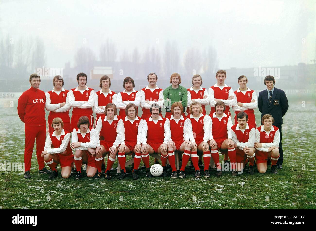 Lincoln City Team Group Back Row, l-r Bert Loxley, Tom Spencer, Brendan Bradley, John Ward, Dave Smith, Derek Trevis, Eric Hulme, Colin Symm, Terry Branston, George Pedon, Graham Taylor (Manager). Front Row, l-r Dave Brammer, Peter Brankin, Dave Walls, Micky Bloor Jimmy McGeough, Frank McMahon, John Worsie, McNeill, McSie, McSie, Neill Peter Smith, Tony Trinkell Stockfoto