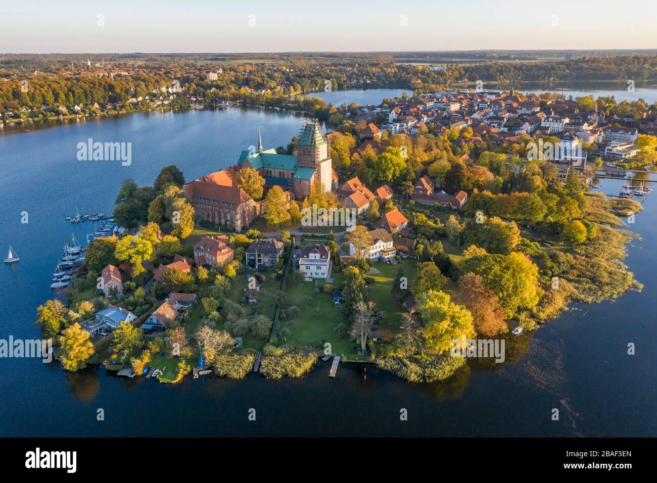 Luftbild zur Dominsel in Ratzeburg Stockfoto
