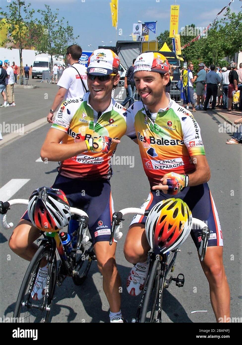 Alejandro Valverde und Francisco Mancebo von Illes Balears Caisse d Epargne wahrend der Tour de France