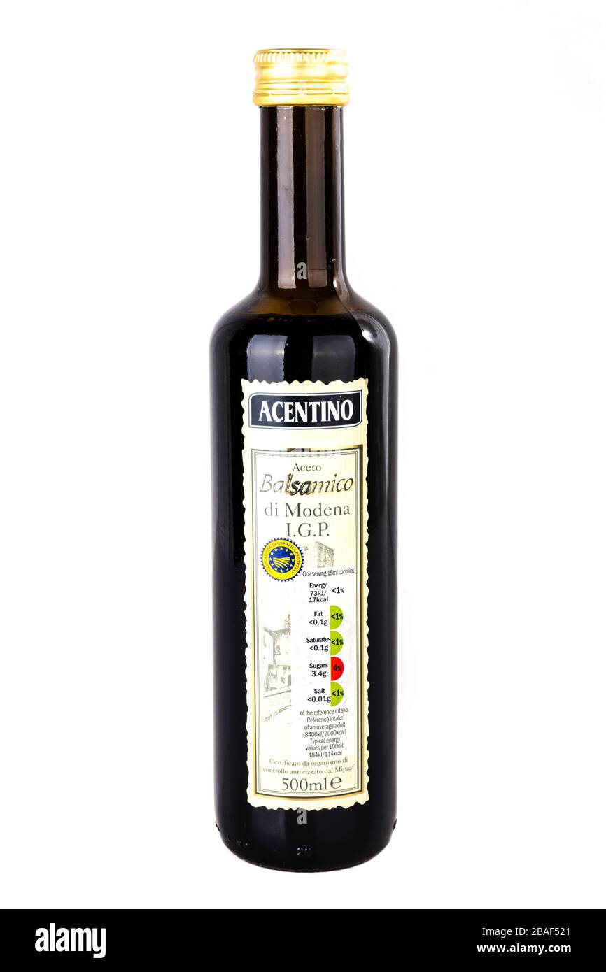 ACENTINO Balsamic Essig, Acentino Balsamico di modena igp, Balsamic Essig, Acentino Balsamico, Flasche, weißer Hintergrund, Kopierraum, isoliert, Stockfoto