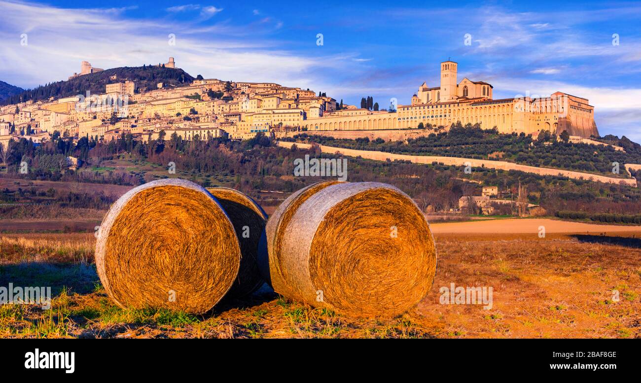Schöne Altstadt von Assisi über dem Sonnenschutz, Umbrien, Italien. Stockfoto