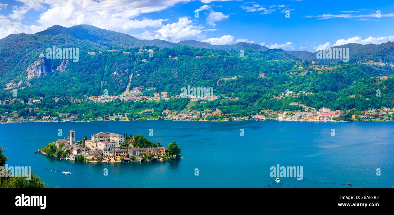 Schöne Orta San Giulio Dorf und See, Piemont Region, Italien. Stockfoto