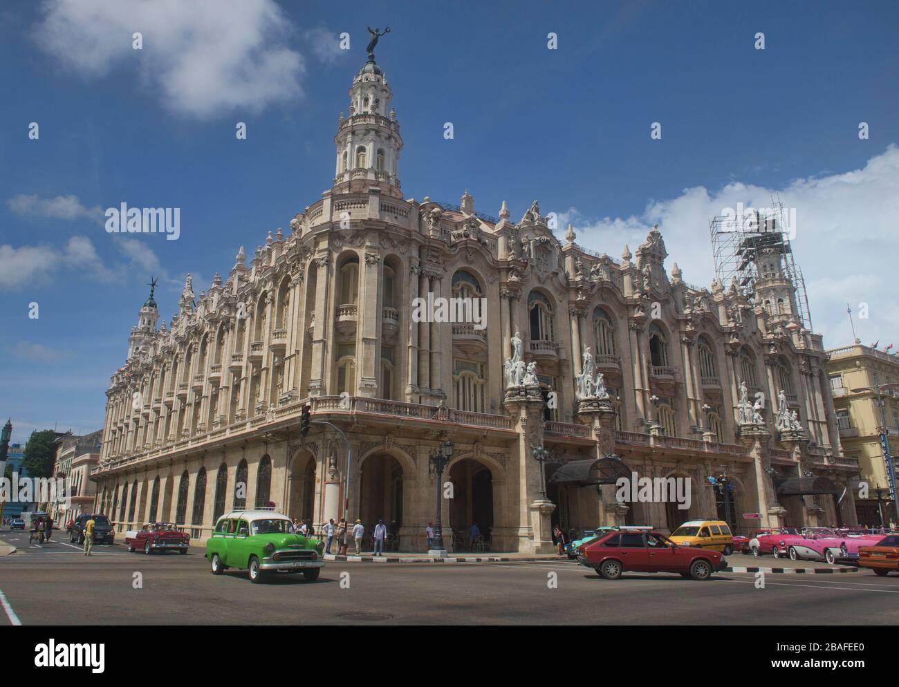 Oldtimer vor dem Gran Teatro, Havanna, Kuba Stockfoto