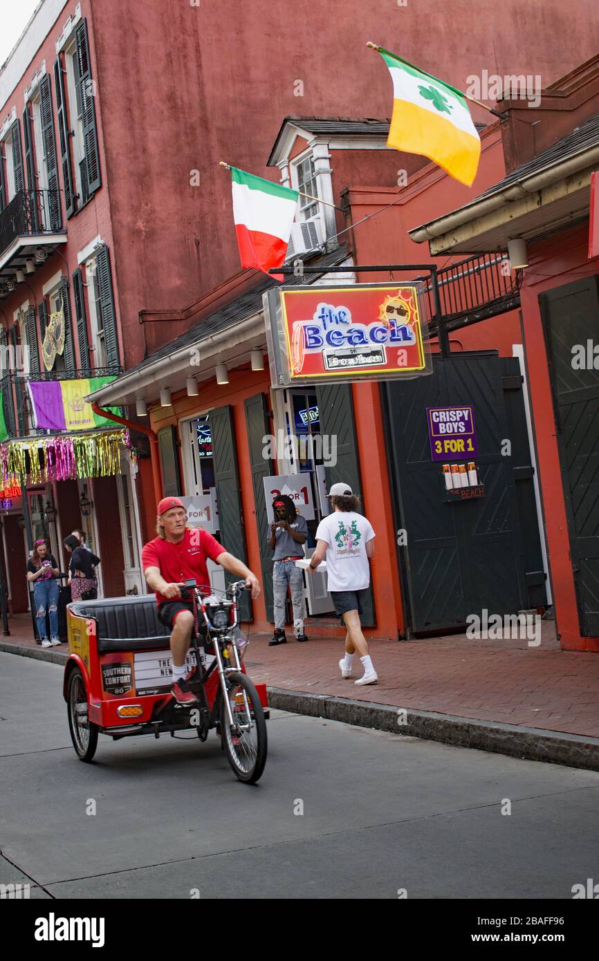 New Orleans Streets Fahrradtaxi Daytime, März 2020 Stockfoto