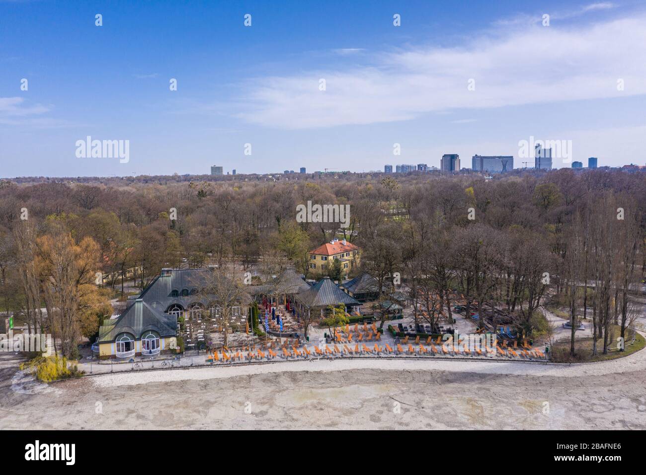 Das berühmte Münchner Seehaus Biergarten schloss wegen der Corona-Krise Stockfoto