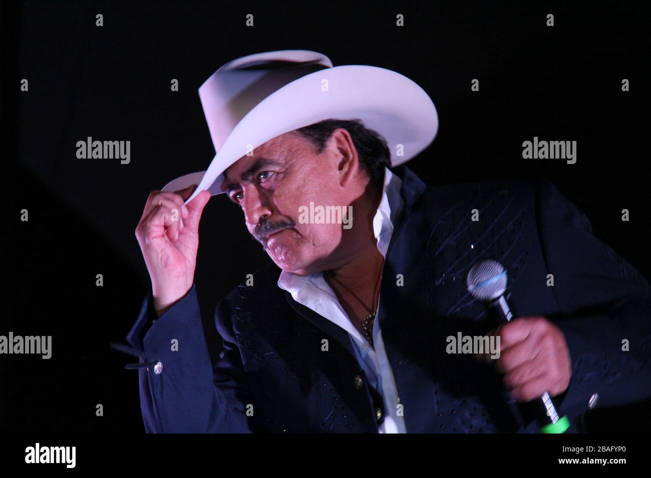 Joan Sebastián cerro con gran éxito la feria Nacional de Durango 2012 donde expresso su agradecimiento al publico por sus oraciones para la recuperació Stockfoto