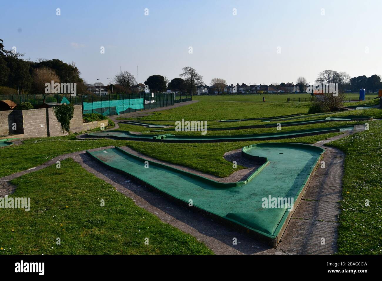 Bristol, Großbritannien. März 2020. UK.Covid-19 Virus-Lockdown. "Stay at Home Advice.sehr wenige Menschen sind an Clevdon Seafront und Yachthafen an einem Frühlingsnachmittag, nach einem Government Lockdown, zu sehen." Bildnachweis: Robert Timoney/Alamy Live News Stockfoto