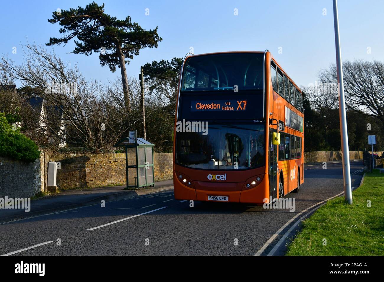 Bristol, Großbritannien. März 2020. UK.Covid-19 Virus-Lockdown. "Stay at Home Advice.sehr wenige Menschen sind an Clevdon Seafront und Yachthafen an einem Frühlingsnachmittag, nach einem Government Lockdown, zu sehen." Bildnachweis: Robert Timoney/Alamy Live News Stockfoto