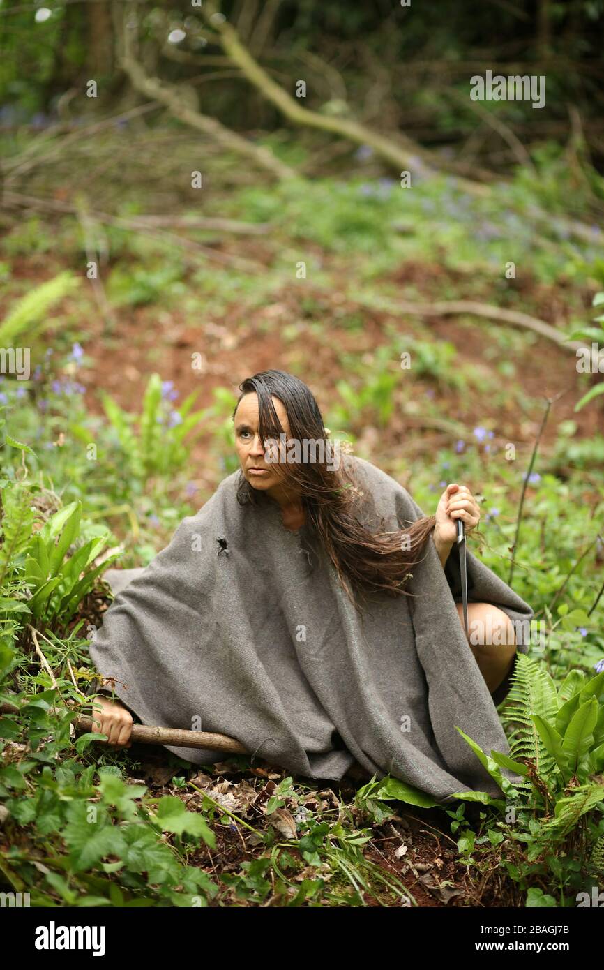 August 2015 - Wilde Frau im Wald Stockfoto