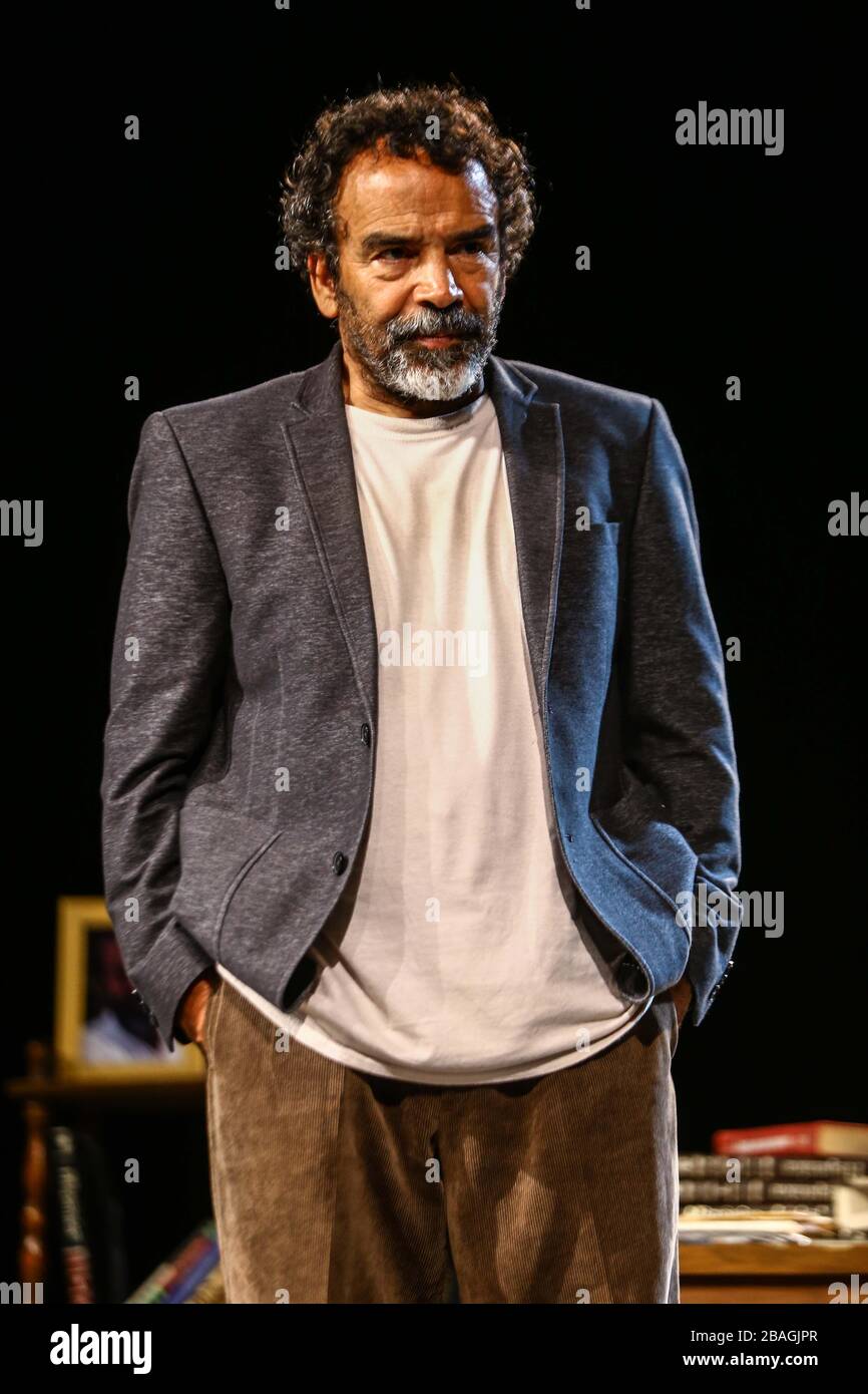 Obra EL PROFESOR en Auditorio Civco. Elenco: Damián Alcázar, Mariano Palacios, Eleané Puell. Hermosillo Sonora A 20 Agosto 2015. CreditoFoto: LuisG Stockfoto