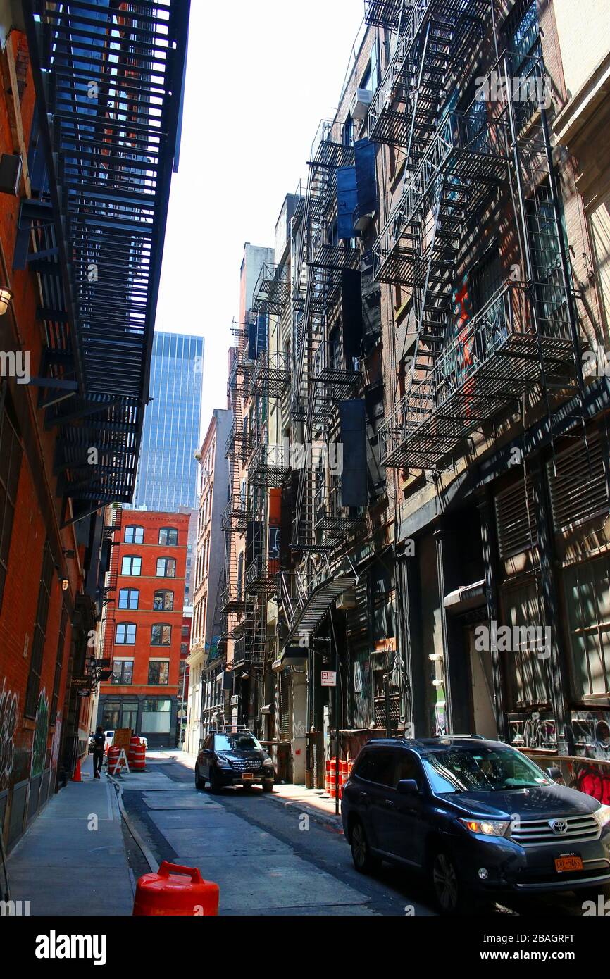 Cortlandt Alley ist eine der wenigen noch erhaltenen und am meisten gefilmten Hintergassen, Manhattan am 19. JULI 2019 in New York, USA. (Foto von Wojciech Migda) Stockfoto