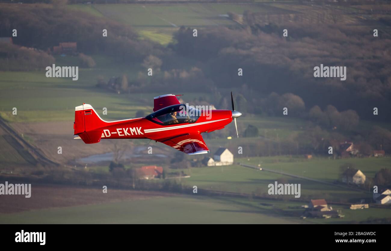 , rotes Sportflugzeug Falco im Flug über Hamm, 04.01.2015, Luftbild, Deutschland, Nordrhein-Westfalen, Ruhrgebiet, Hamm Stockfoto
