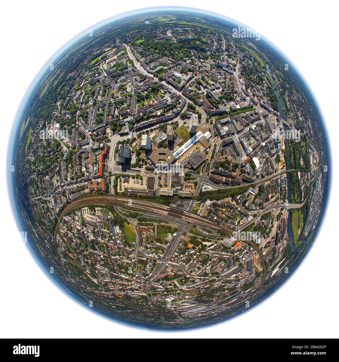 Innenstadt von Mülheim mit Hauptbahnhof und Forum City, 02.08.2011, Luftbild, Deutschland, Nordrhein-Westfalen, Ruhrgebiet, Mülheim Stockfoto