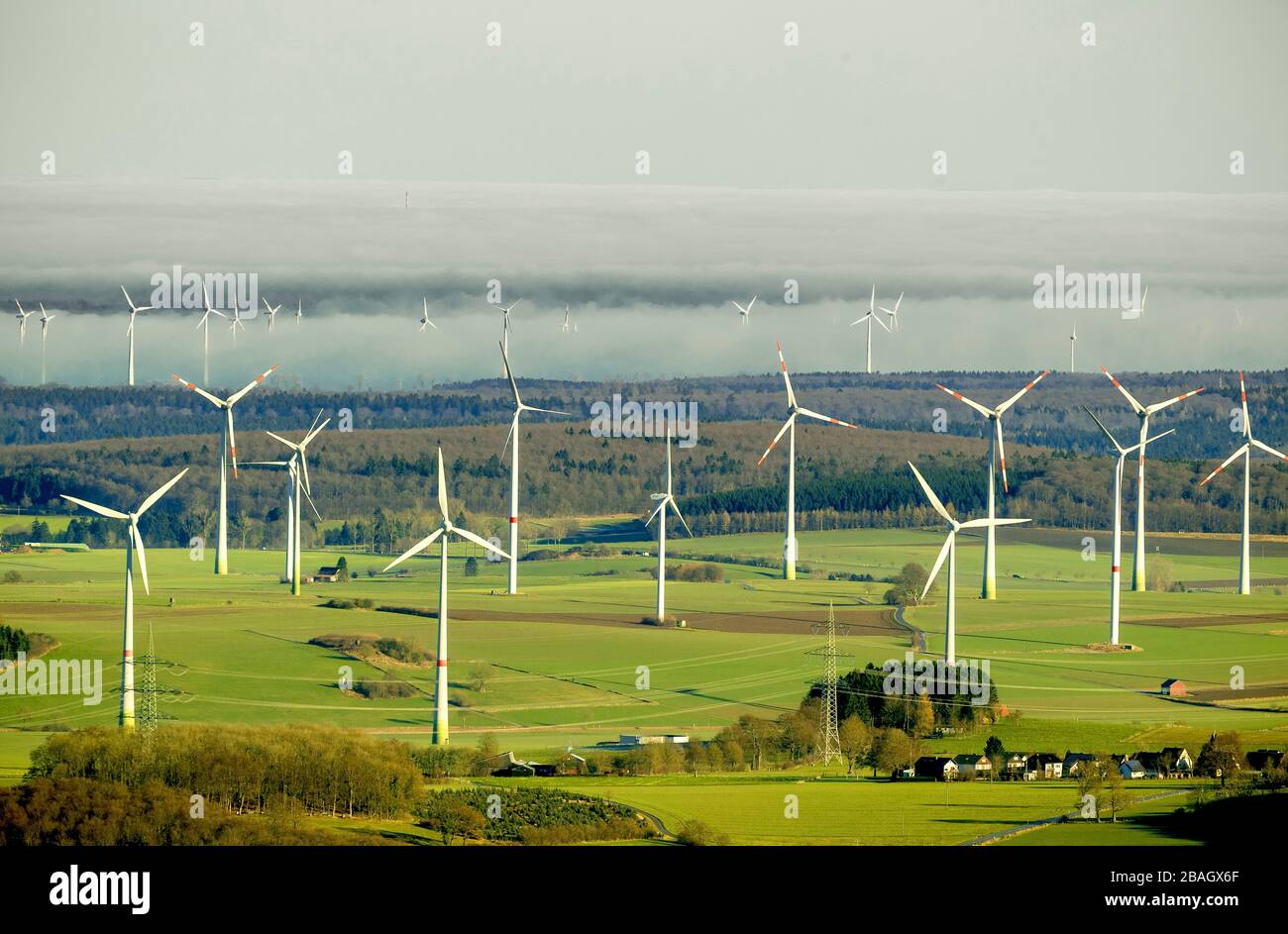 , Windkraftanlagen in Brilon, 11.12.2013, Luftbild, Deutschland, Nordrhein-Westfalen, Sauerland, Brilon Stockfoto
