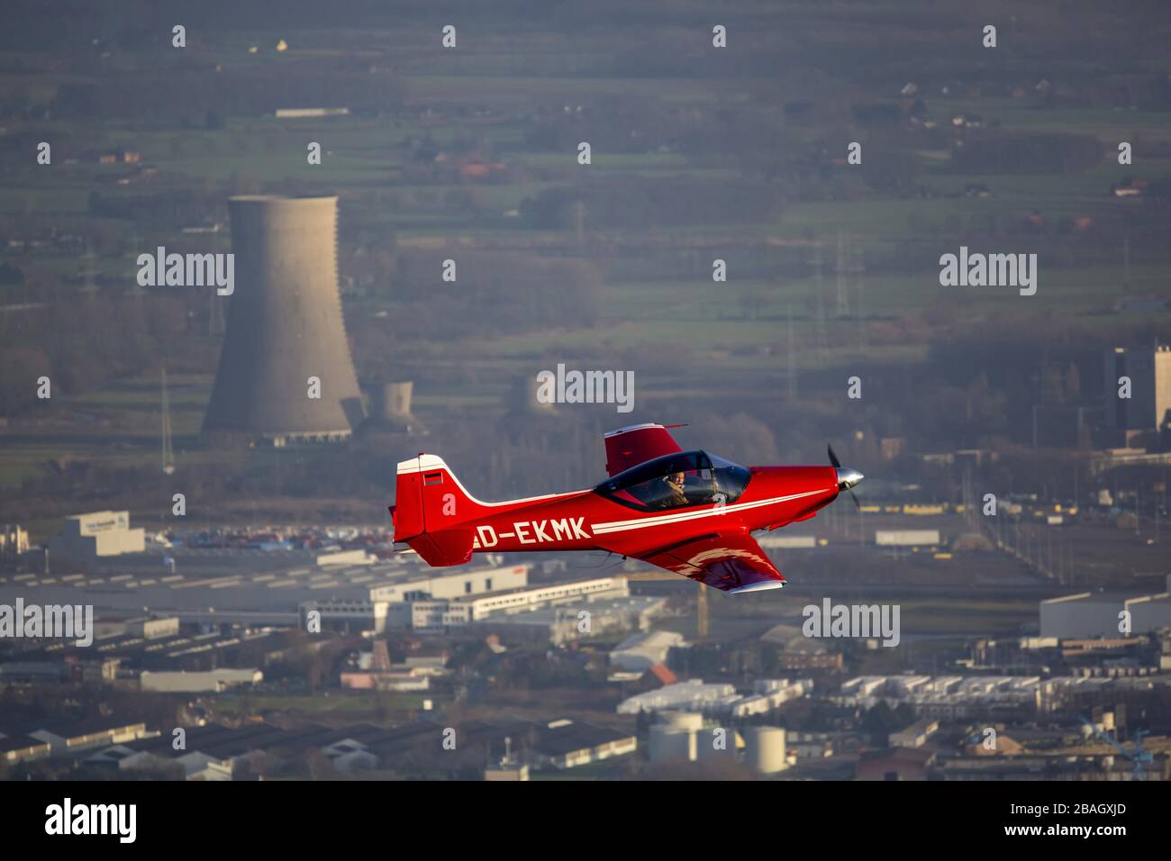 , rotes Sportflugzeug Falco im Flug über Hamm, 04.01.2015, Luftbild, Deutschland, Nordrhein-Westfalen, Ruhrgebiet, Hamm Stockfoto