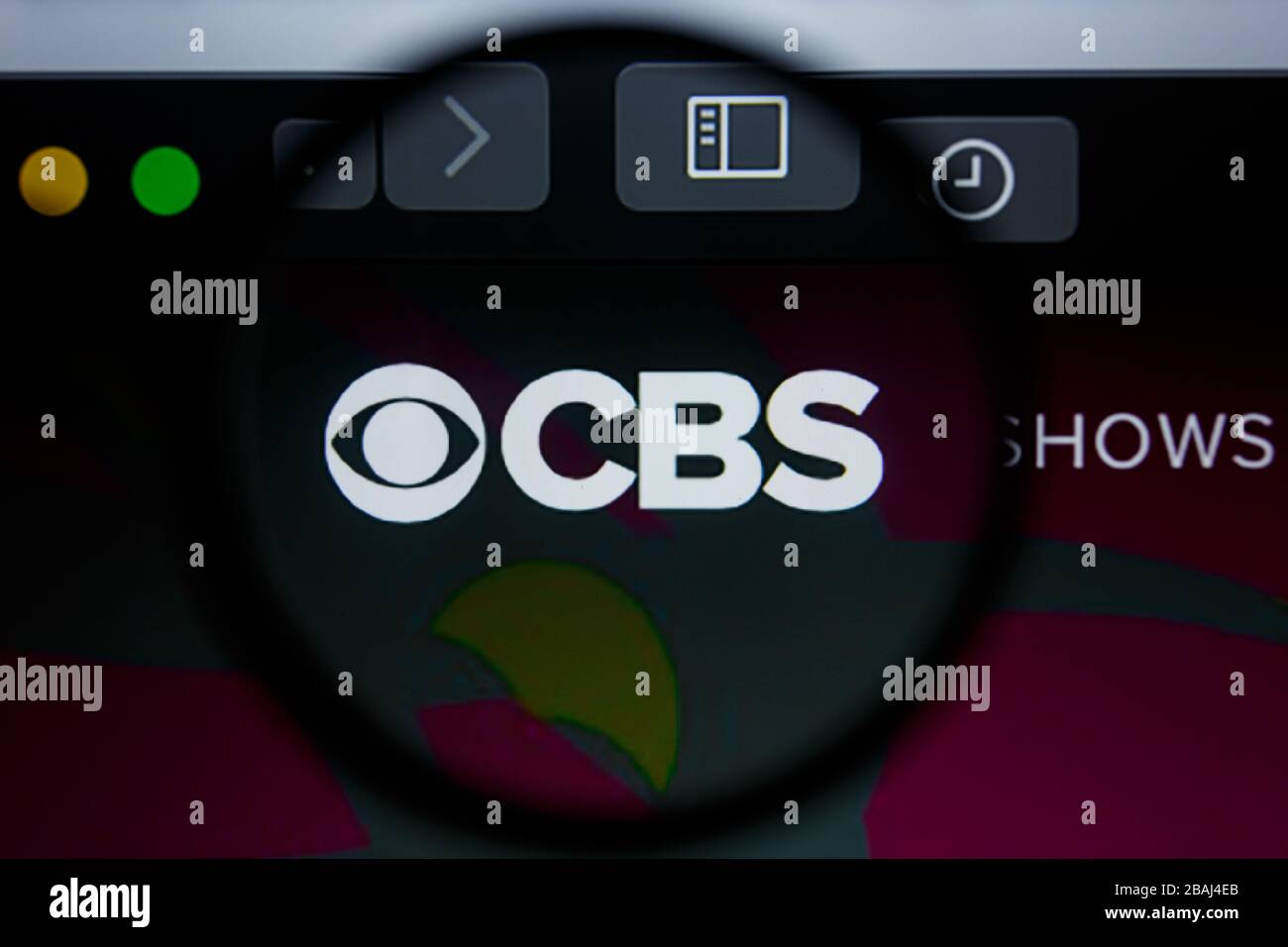 Los Angeles, Kalifornien, USA - 17. Juli 2019: Illudative Editorial der CBS Website Homepage. Das Logo des Columbia Broadcasting System wird auf dem Bildschirm angezeigt. Stockfoto