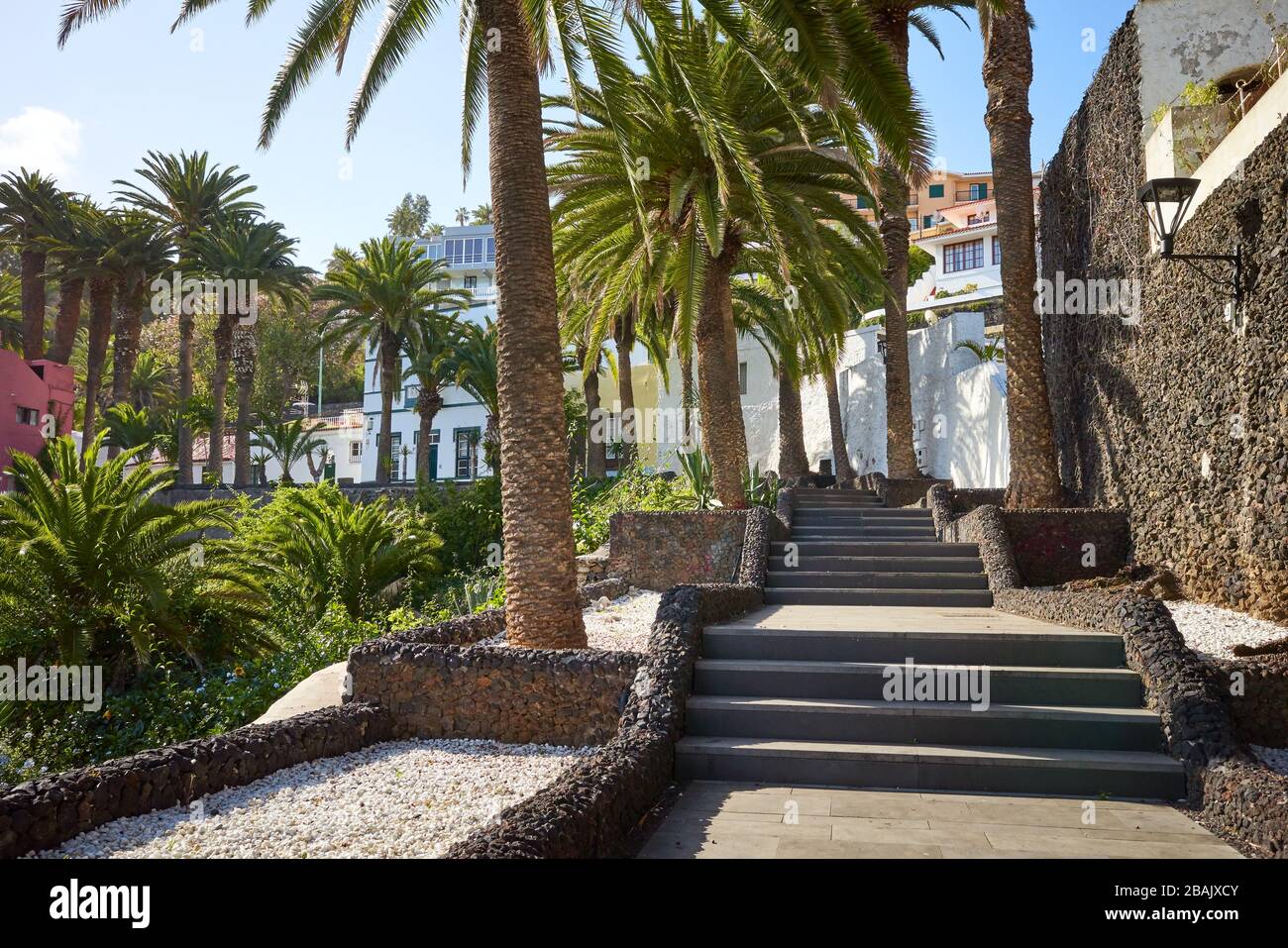 Malerischer Gehweg in Puerto de la Cruz, auf Tenera, Spanien. Stockfoto