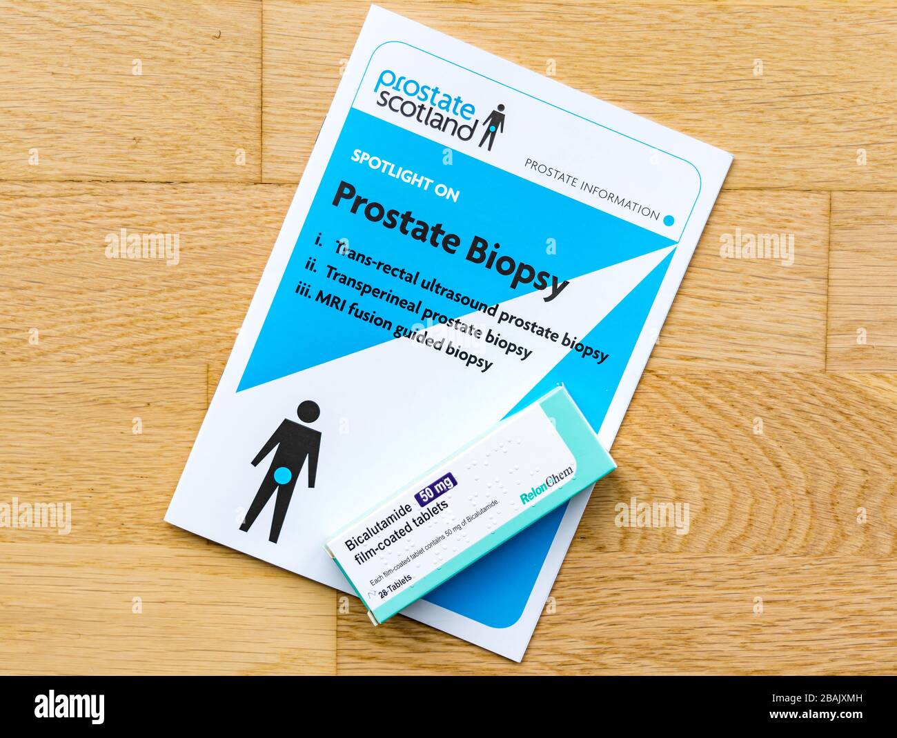 Informationsblatt über Prostatakrebs und Bicalutamid-Packung mit medizinischen Tablettenbehandlungen Stockfoto