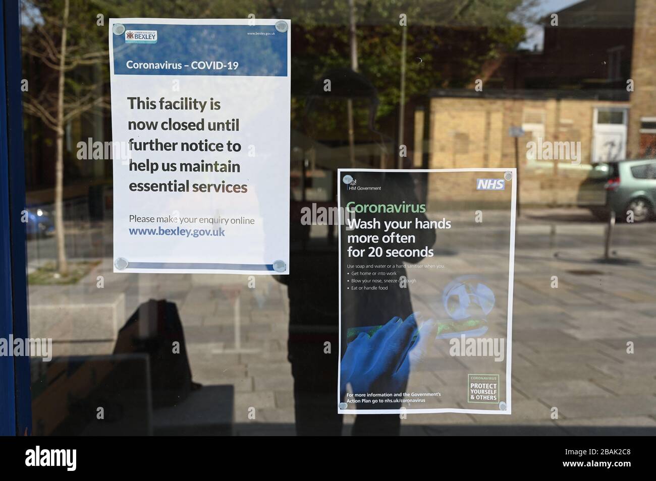 Bibliotheksabschluss. Öffentliche Dienste in Bexley stehen wegen der Coronavirus Pandemie vor der Schließung. Sidcup, Kent. GROSSBRITANNIEN Stockfoto