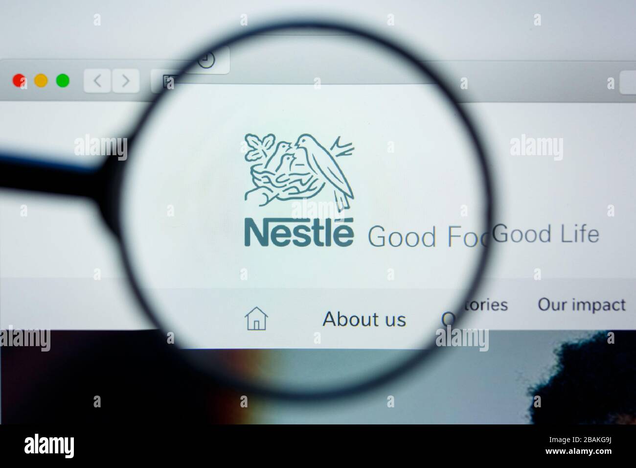 Los Angeles, California, USA - 12. Juni 2019: Illustrative Editorial der Nestle Website Homepage. Nestlé-Logo auf dem Display sichtbar Stockfoto