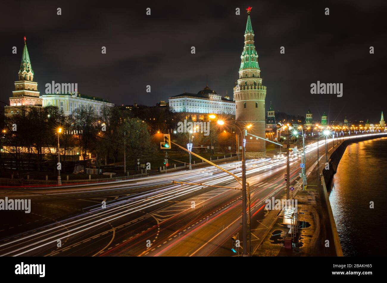 Kreml bei Nacht Stockfoto