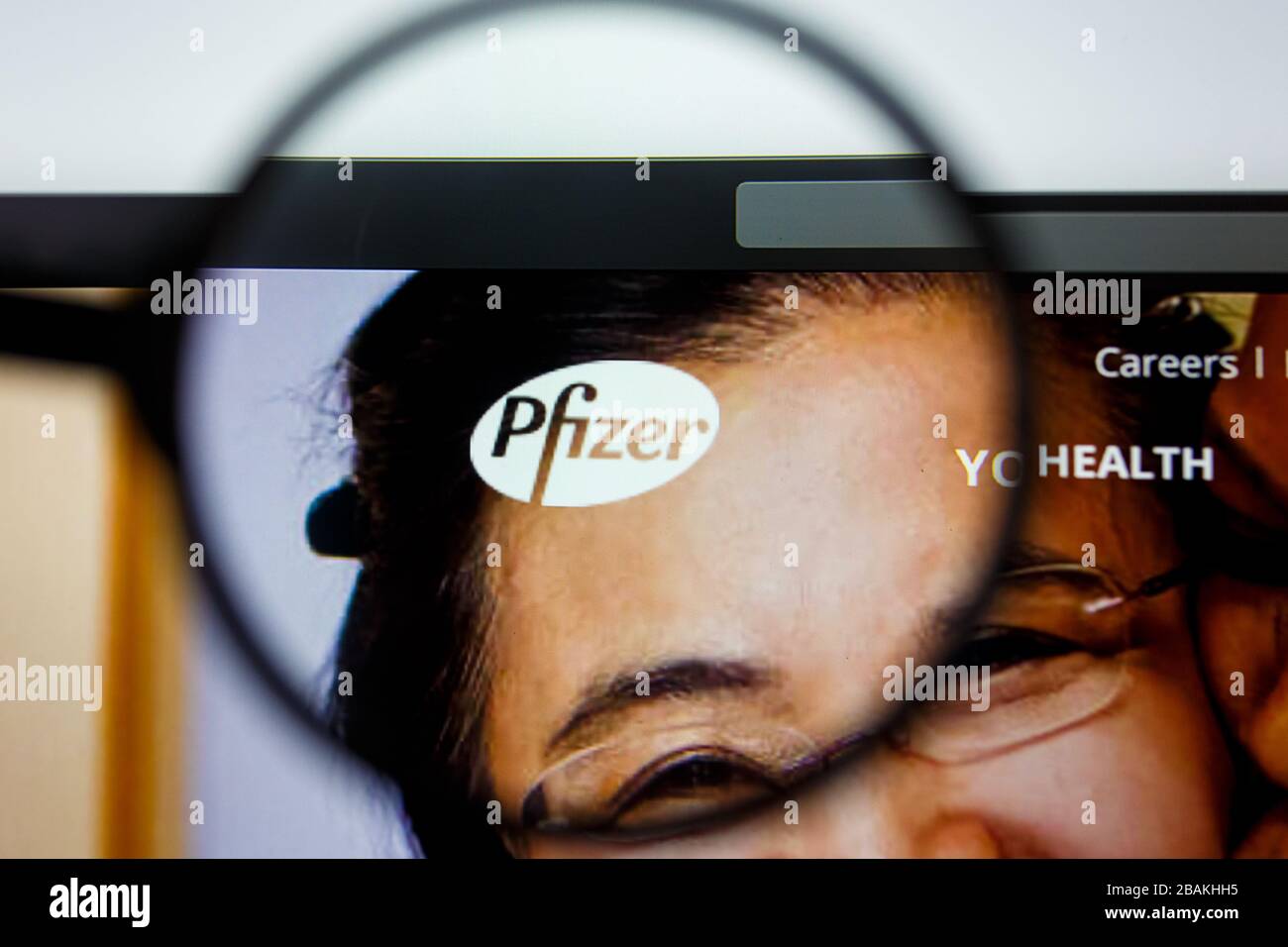 Los Angeles, California, USA - 12. Juni 2019: Illustrative Editorial der Pfizer Website Homepage. Pfizer-Logo auf dem Display sichtbar Stockfoto