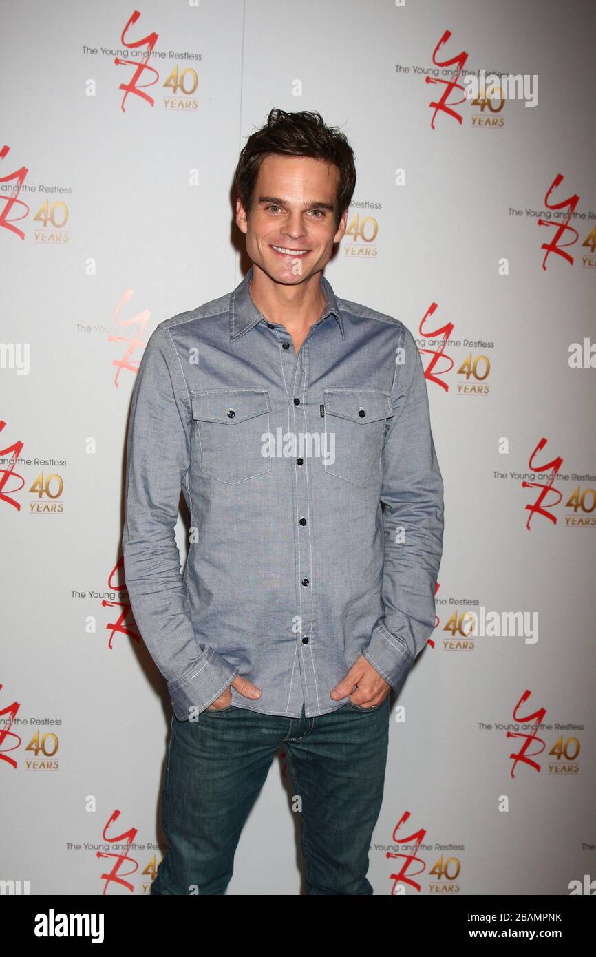 LOS ANGELES, CA - 26. MÄRZ: Greg Rikaart besucht die 40-jährige Jubiläumskuchenschneidezeremonie "The Young & the Restless" bei CBS Televison City am 26. März 2013 in Los Angeles, Kalifornien Menschen: Greg Rikaart Credit: Storms Media Group/Alamy Live News Stockfoto